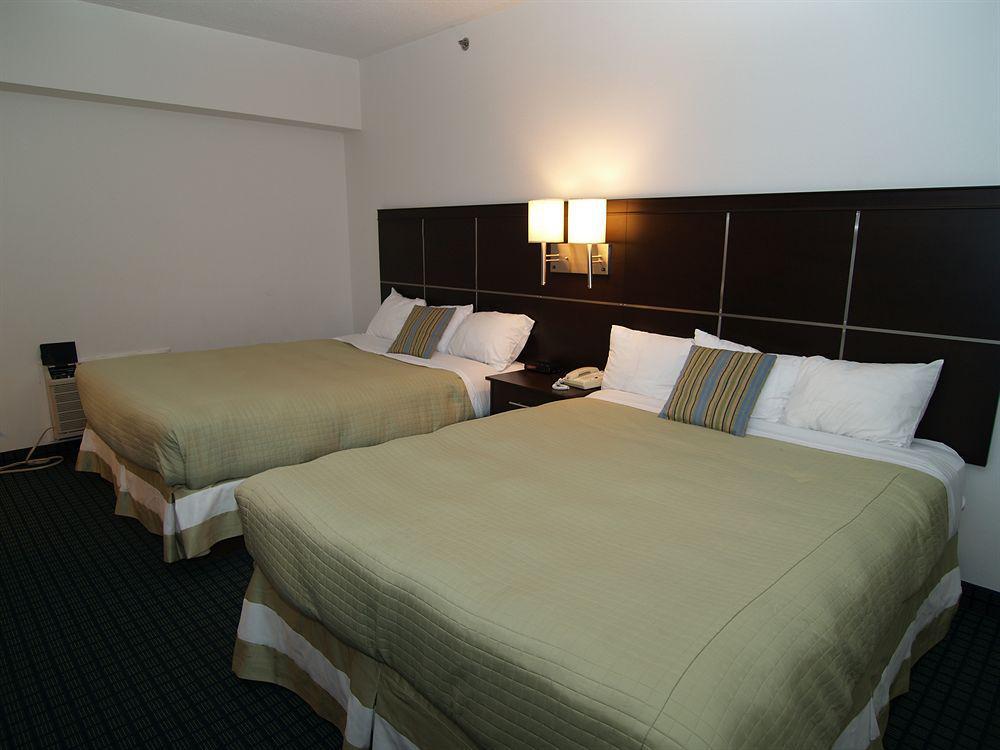 Niagara Plaza Hotel By Fairbridge Bagian luar foto